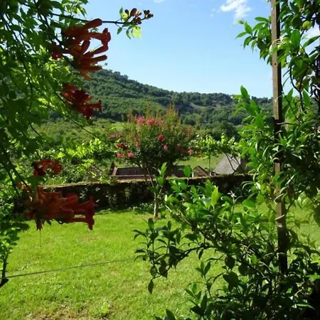 House Le Chateau De Busqueilles *